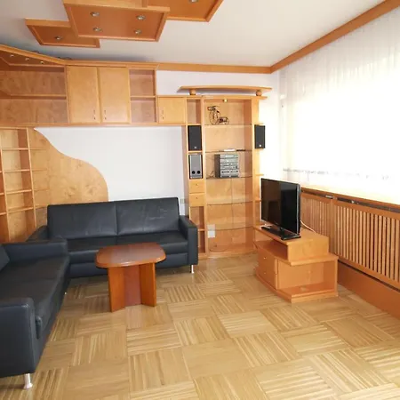 Geraeumige Im Zentrum Appartamento *