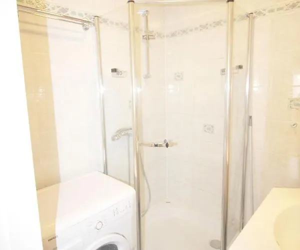 Geräumige Im Zentrum Apartment